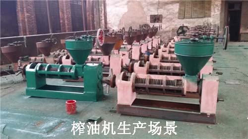 如何清洗螺旋榨油機(jī)的油垢？