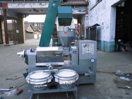 全自動花生榨油機(jī)使用操作流程